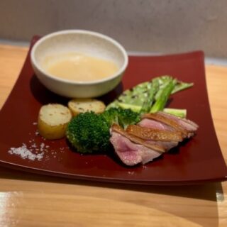 鶏屋おち合です。 5月の季節替わりのご紹…